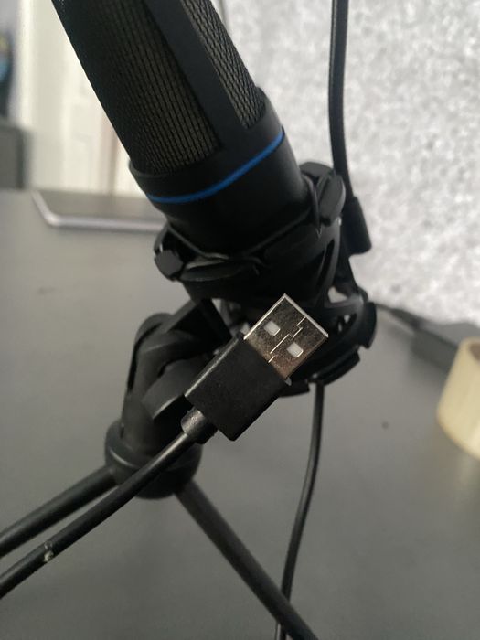 Продам мікрофон USB