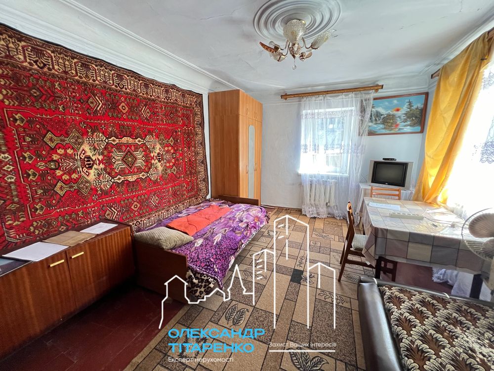 Продам будинок,Довжок в самому центрі!