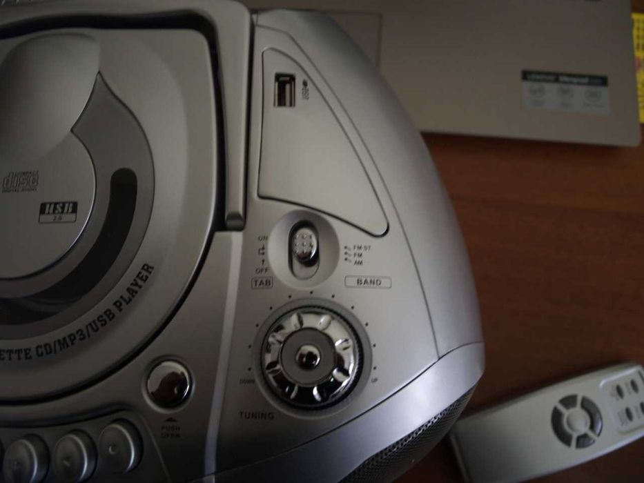 Продам НОВУ КОРОБОЧНУ магнітолу LG-CM181CRRT