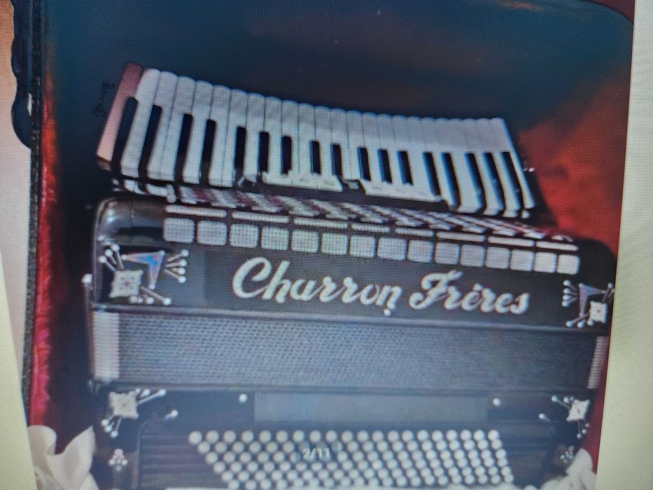 Akordeon charon freres ladny