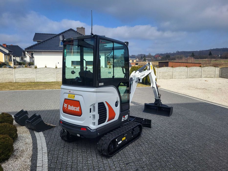 Usługi Minikoparkami Wywrotką Wynajem Koparek Wiertnic