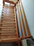 sofá cama Comoda/mesinha e 2 guarda vestidos  em pinho