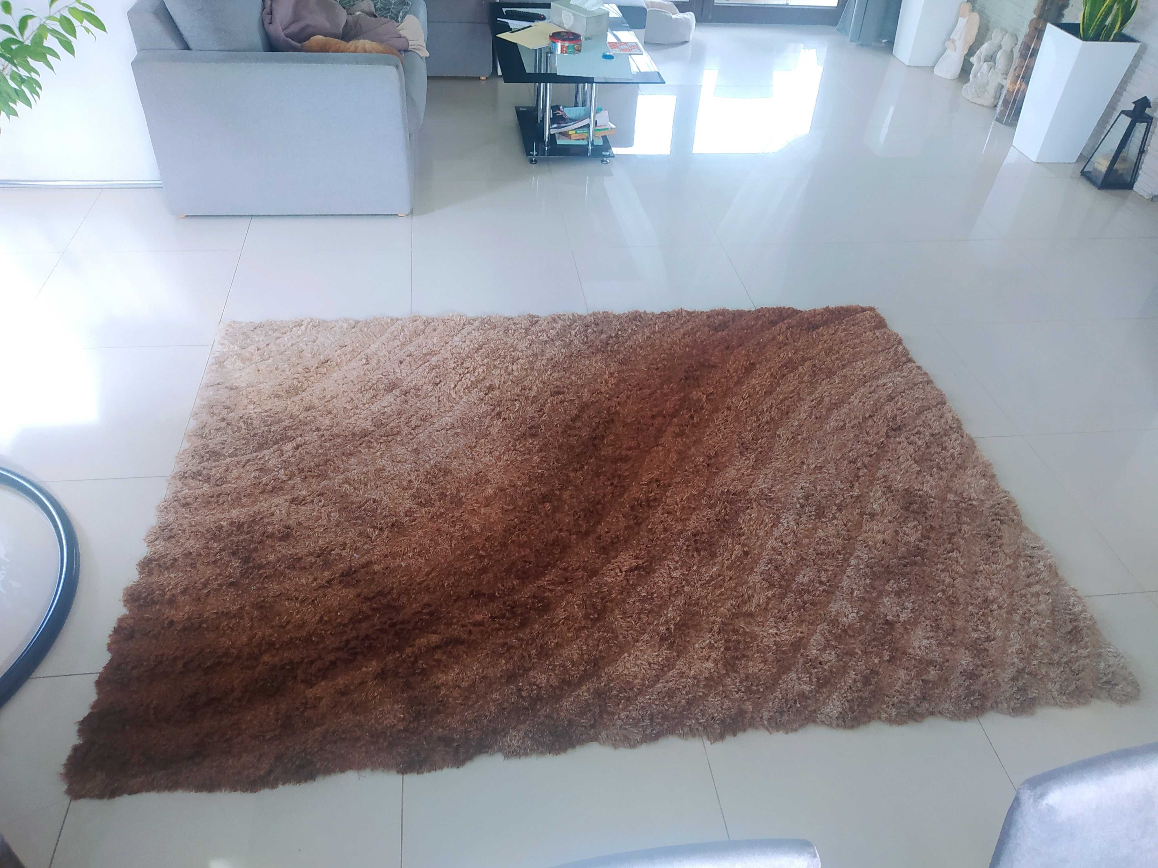 Piękny brązowy dywan 3D