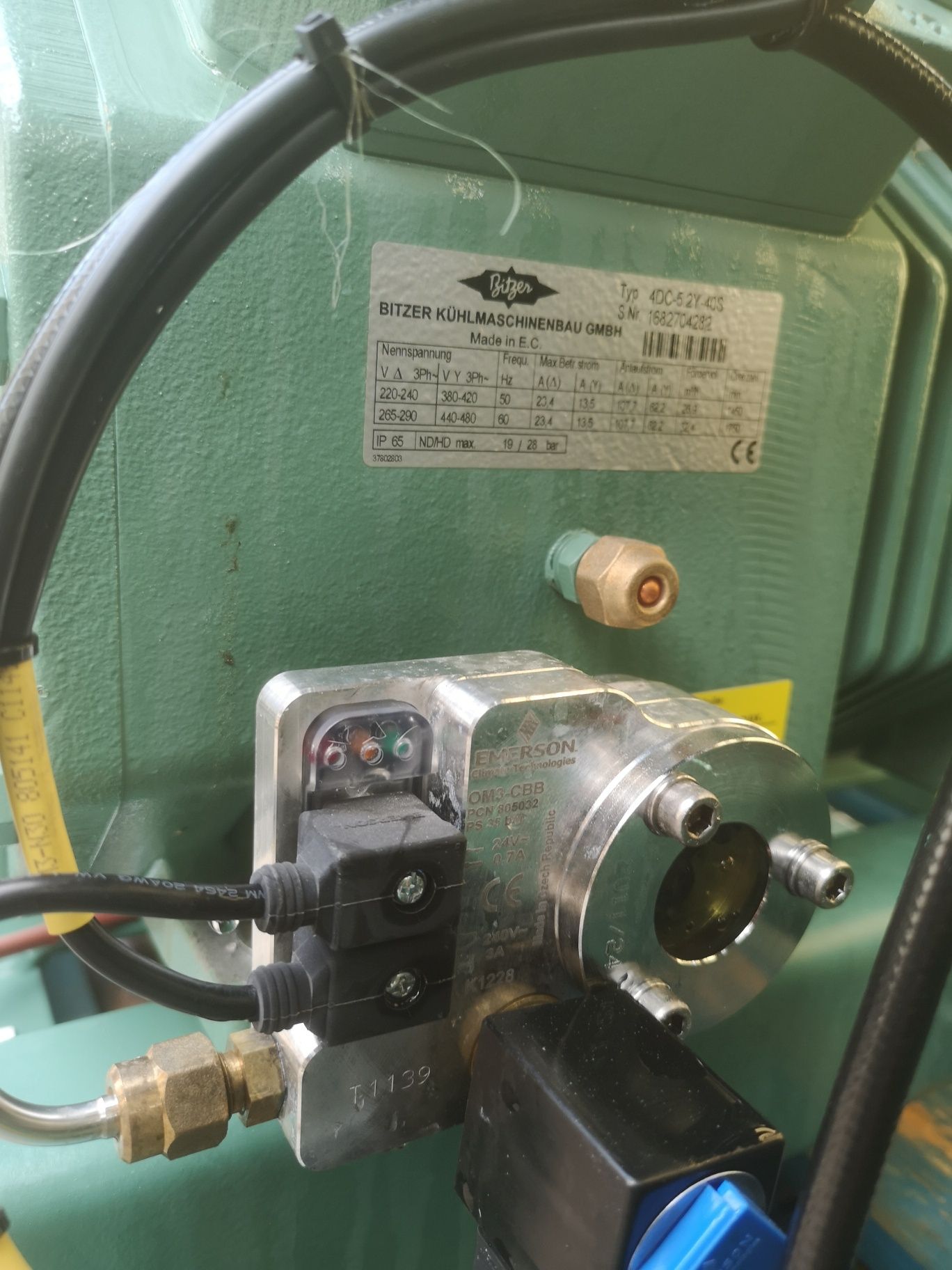 Zestaw sprężarkowy BITZER  1x32,5 m3/h, 2x26,9m3/h