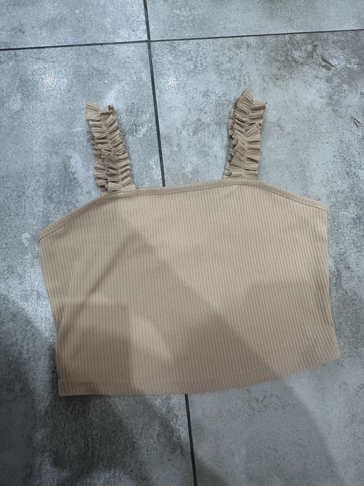 Crop top na ramiączkach falbanki