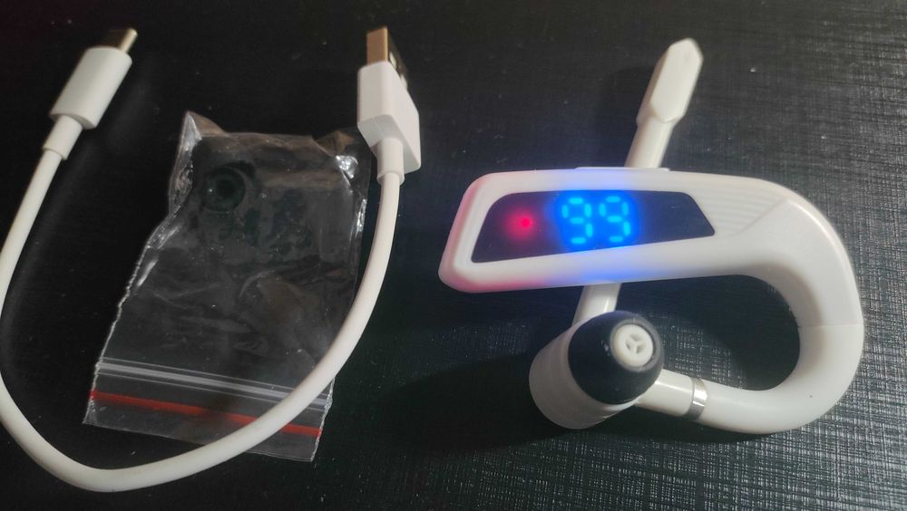 Беспроводная блютуз гарнитура (новая)