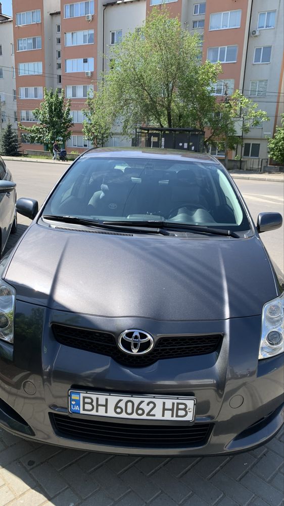 Продам Auris, асфальт, 1.6. Идеал