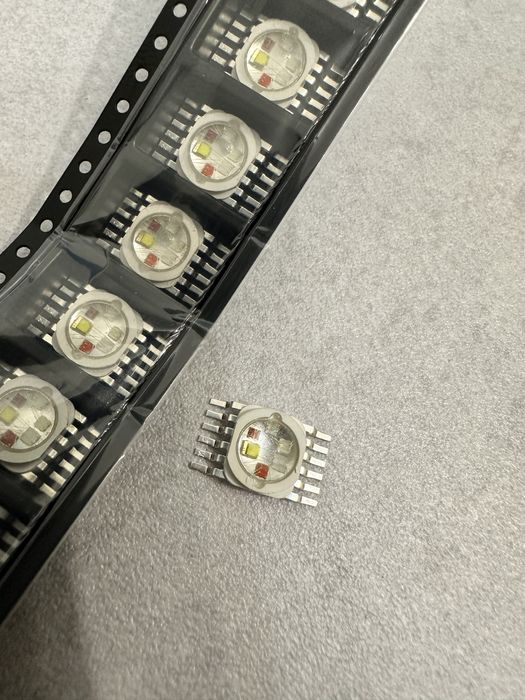 Світлодіоди RGBWA + UV на 6 лапок 12 pin