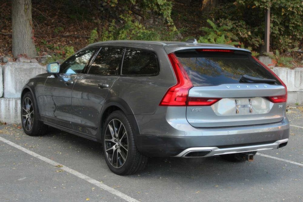 Volvo V90 Cross Country T6      2019