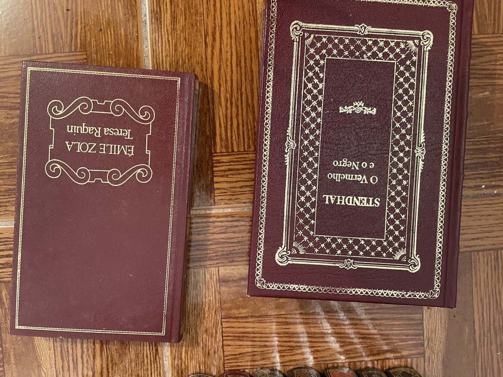 Livros antigos capa dura de ficção