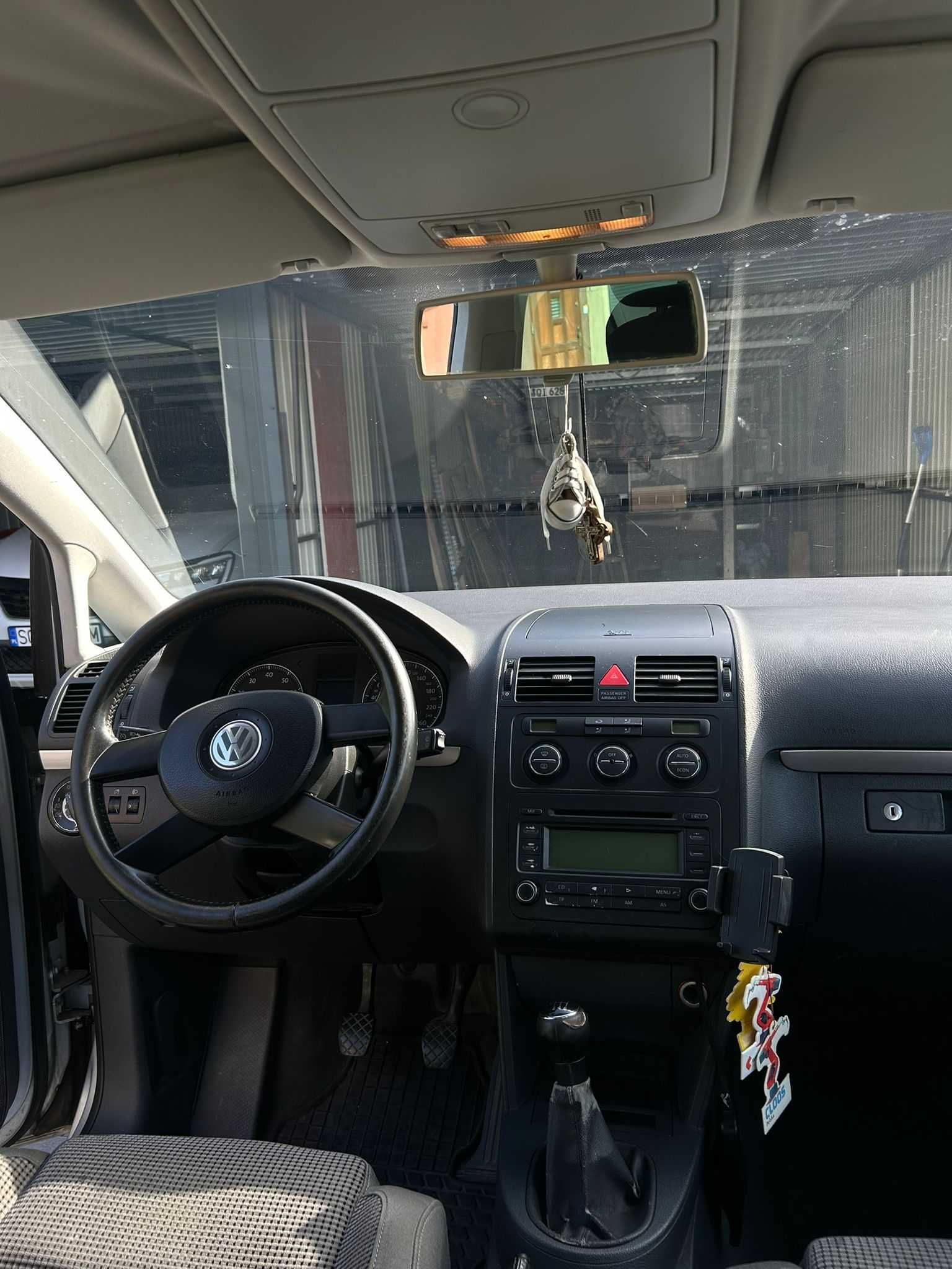 Volkswagen Touran 2.0 FSI | 2004 | 259 000 km | sprawny