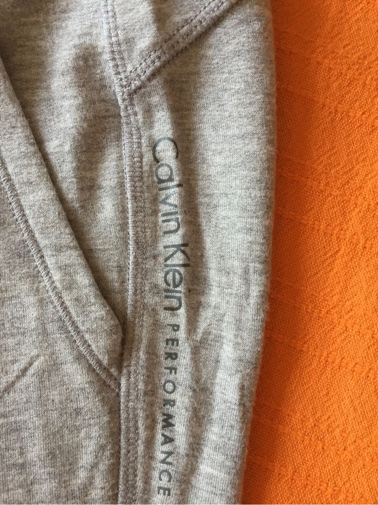 Спортивные Calvin Klein p M