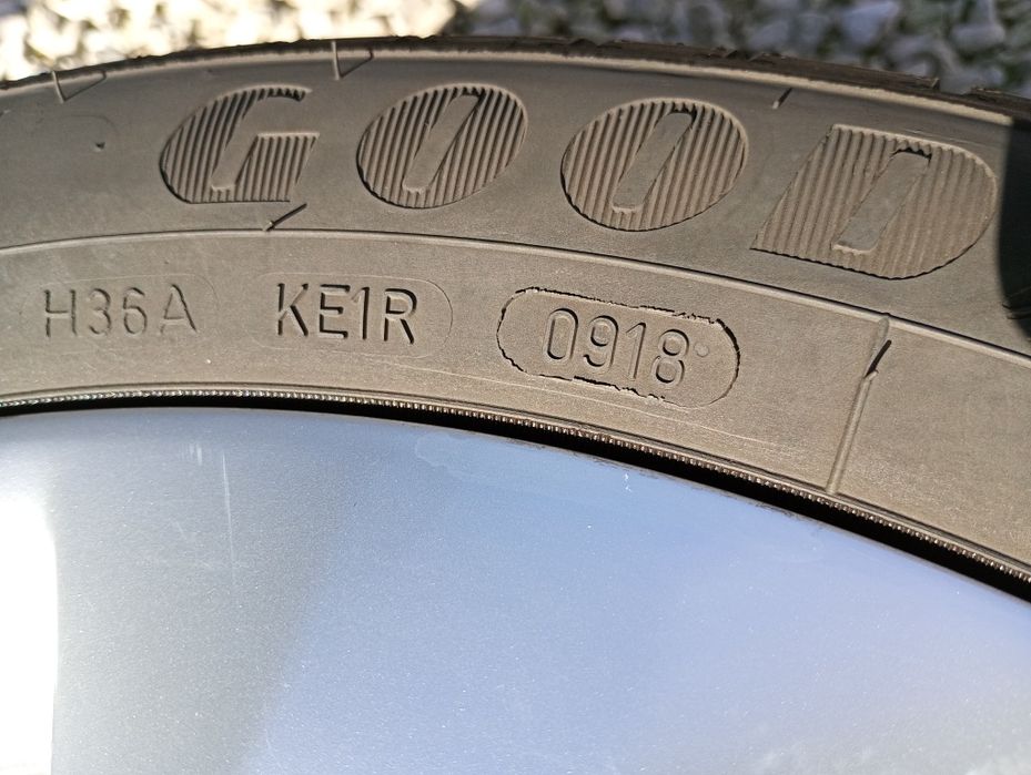 Koła aluminiowe felgi opel 5x105  215/50/17