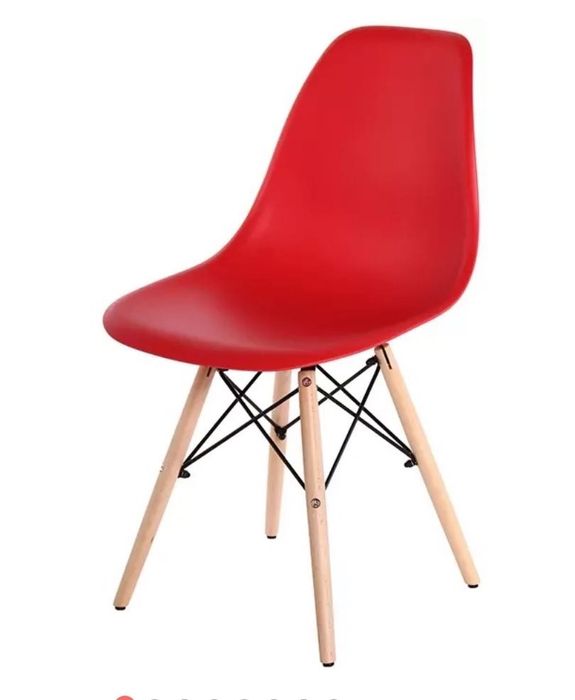 Стілець червоний пластик на букових ніжках