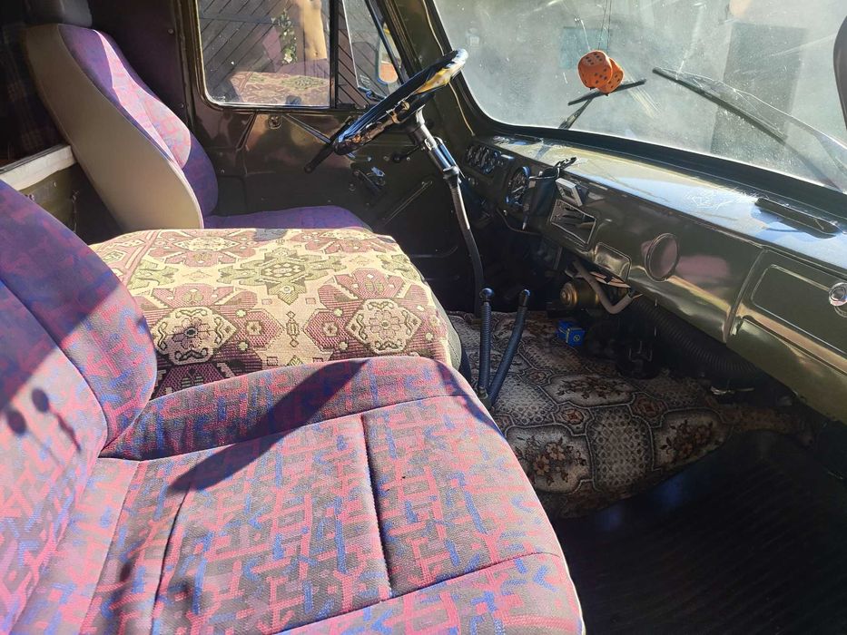 фургон малотонажний