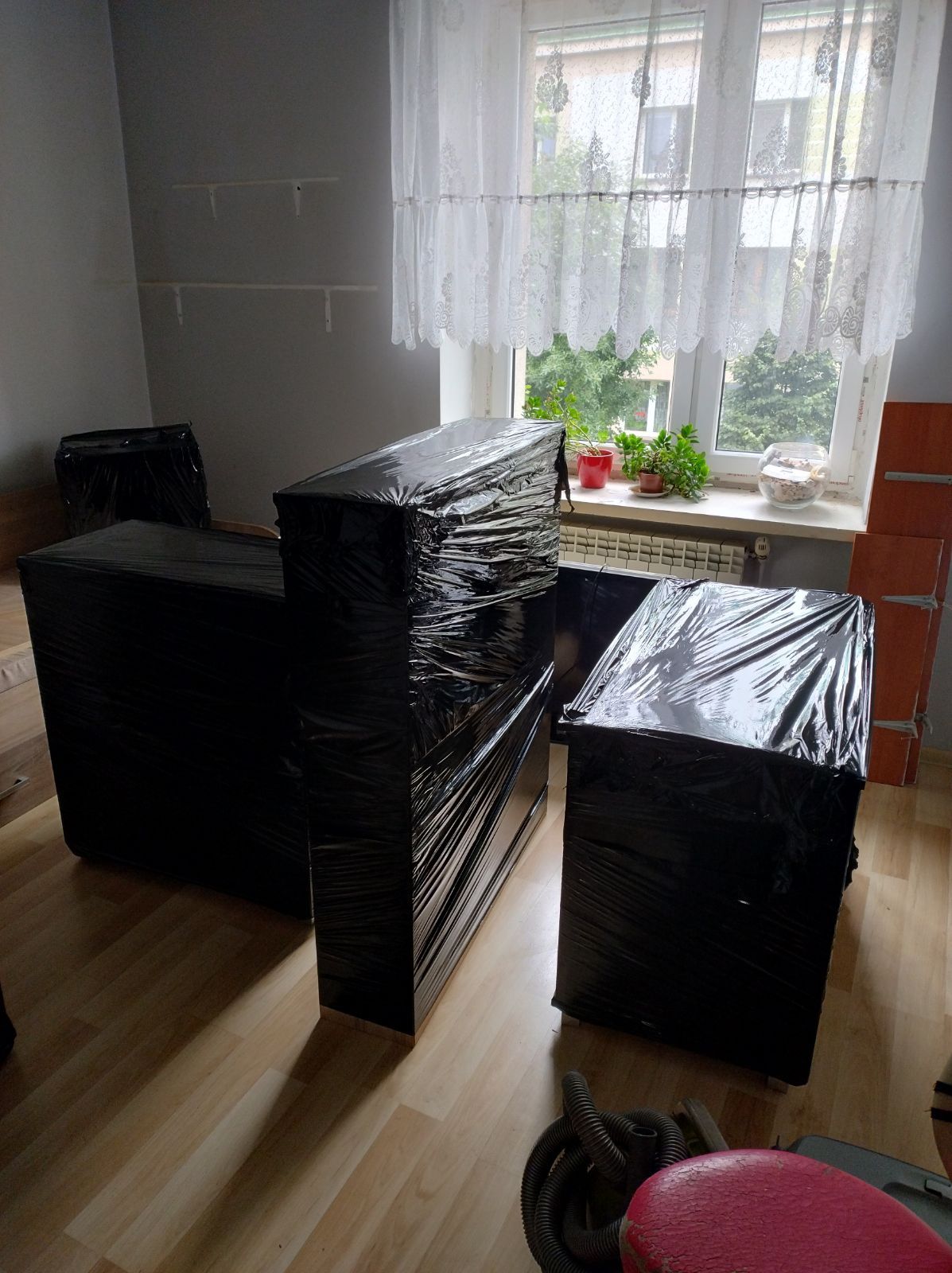 Przeprowadzka transport utylizacja montaż mebli tanio! Sprawdź