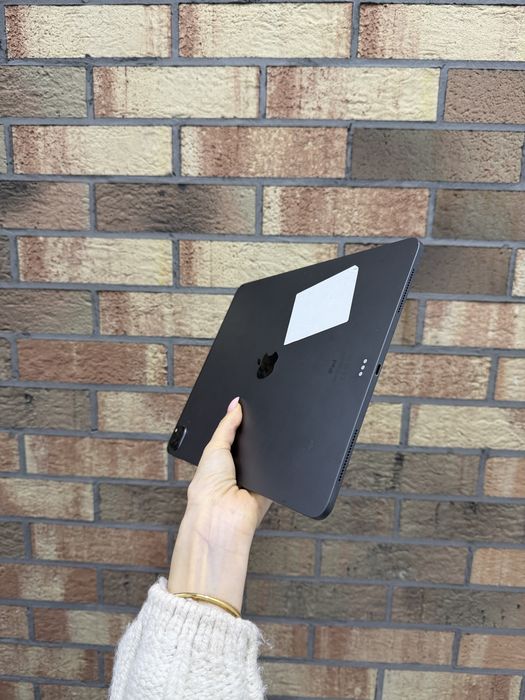 Used ipad pro 12.9 256Gb. (Space)