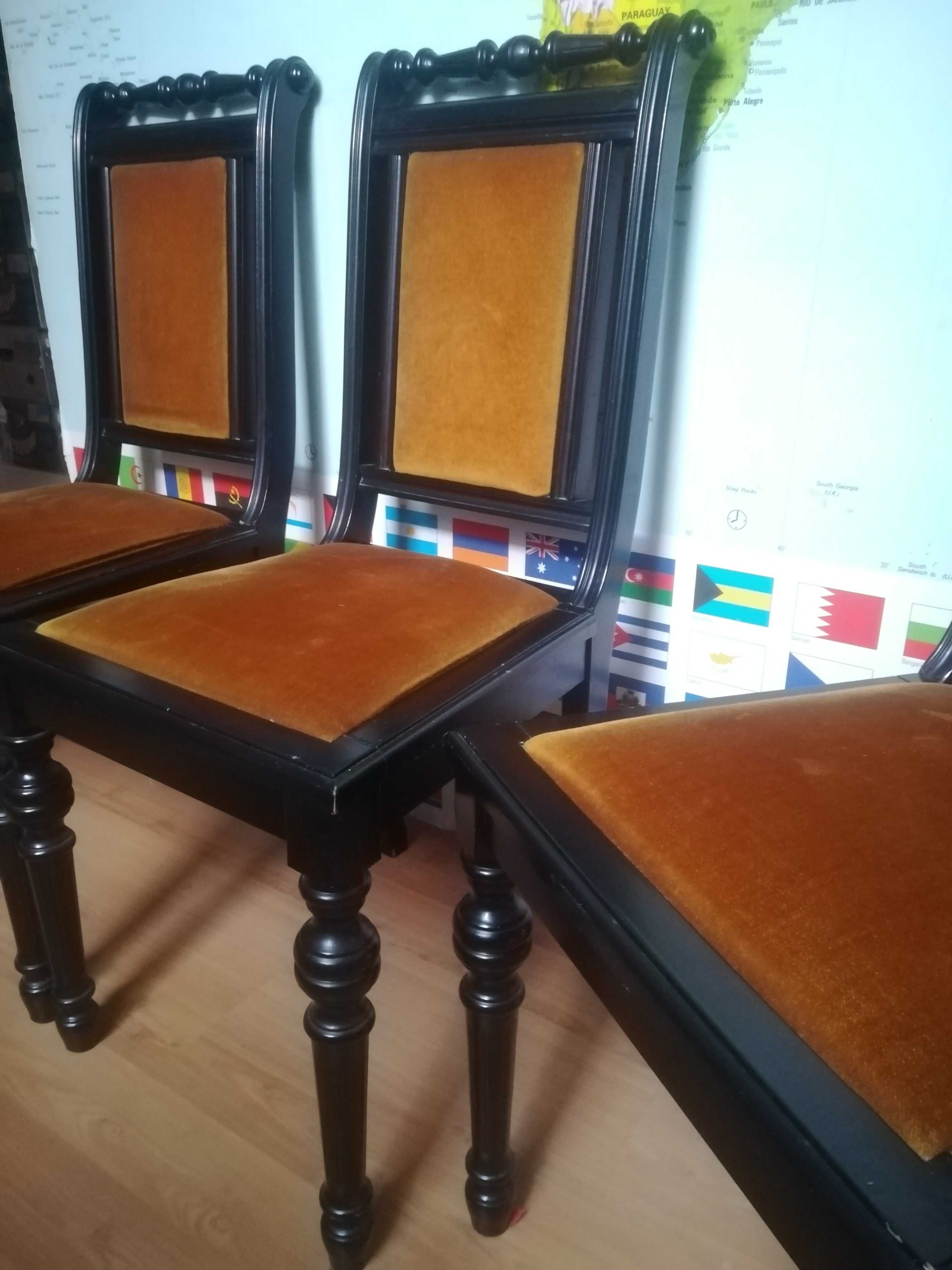 Zestaw 4 krzeseł drewnianych obicie welurowe kolor musztardowy/miodowy