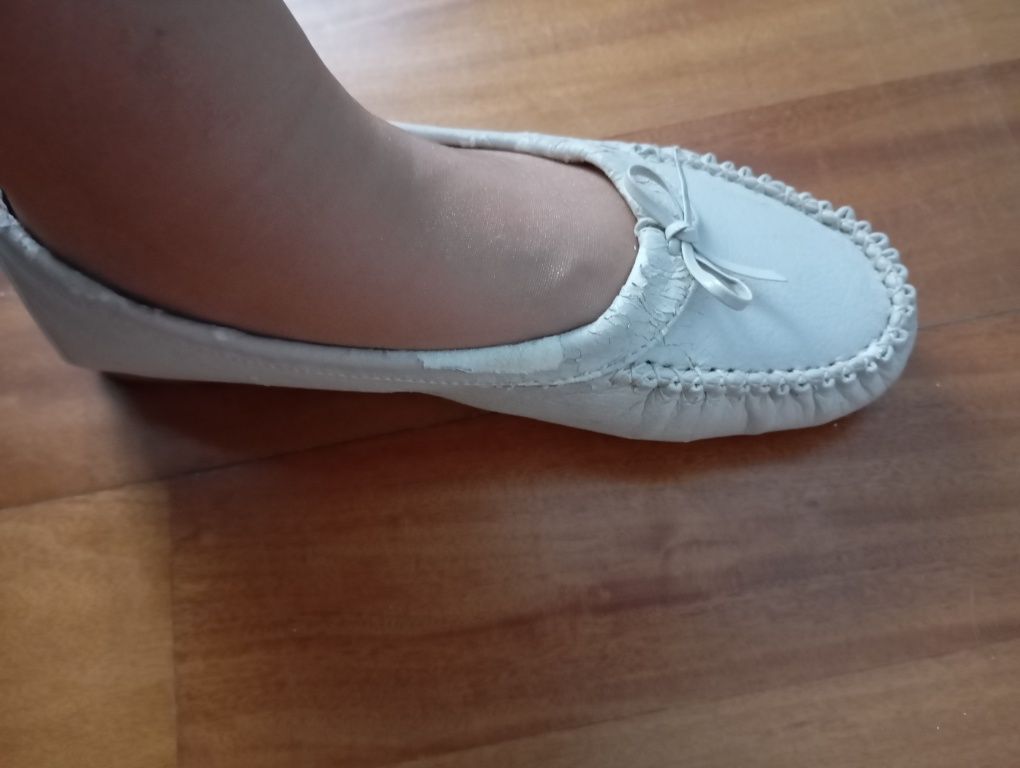 Sapatos Claudia tamanho 39