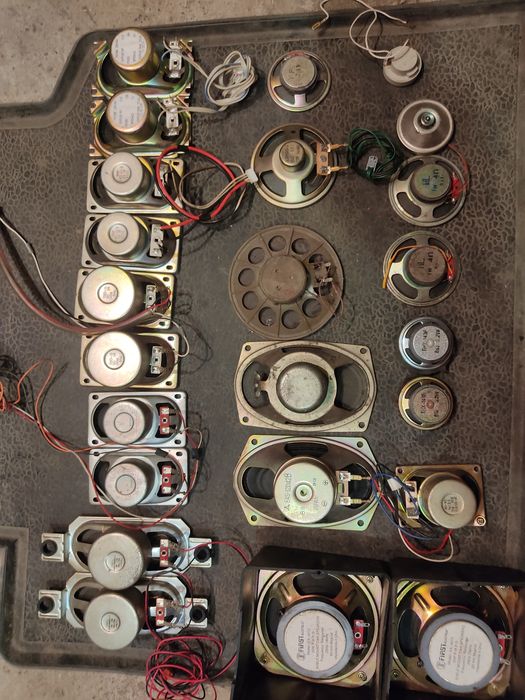 Динаміки.Були у використанні.