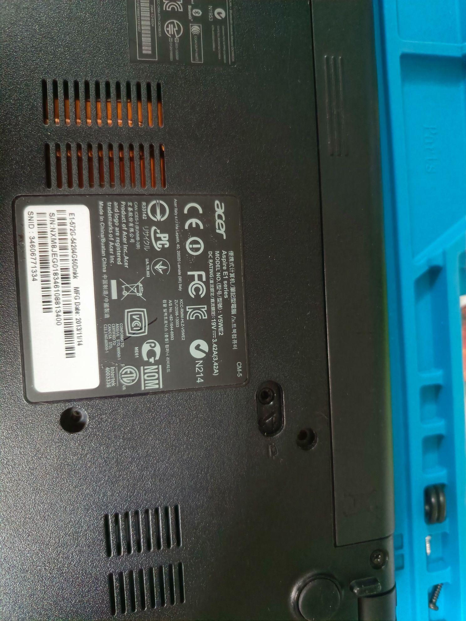 Laptop Acer E1 V5WE2