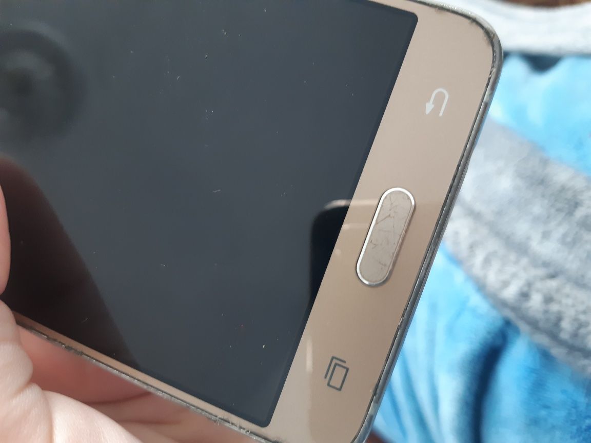 Продам Samsung galaxy g5 (2016года)