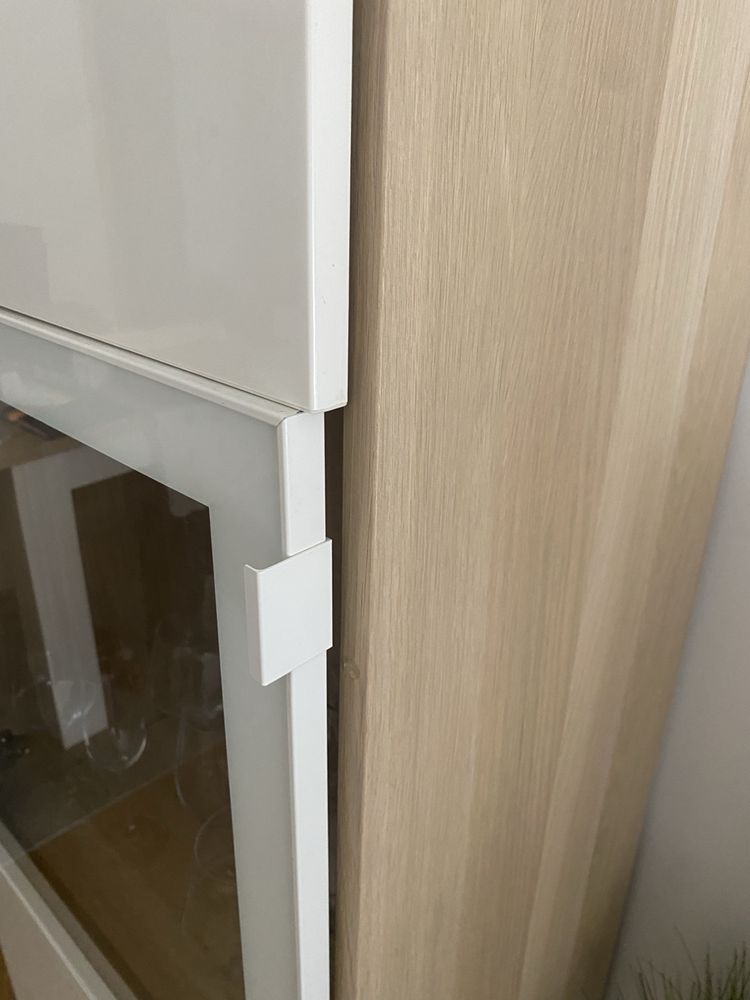 Movel besta ikea efeito carvalho e velatura branca
