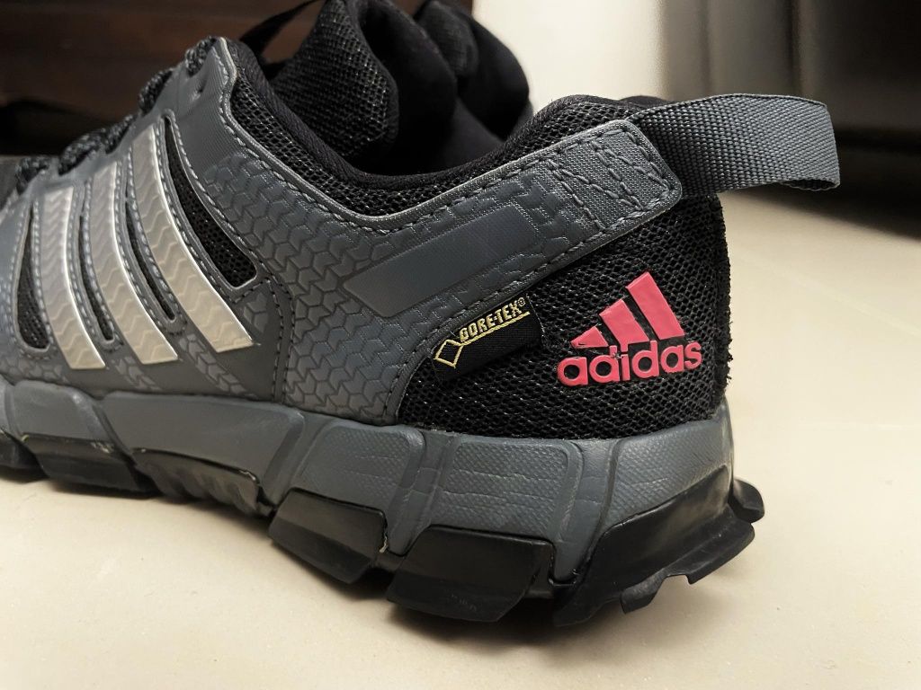 Adidas Vanaka Trail Gtx damskie buty  do biegania 36⅔ 
Rozmiar 36⅔