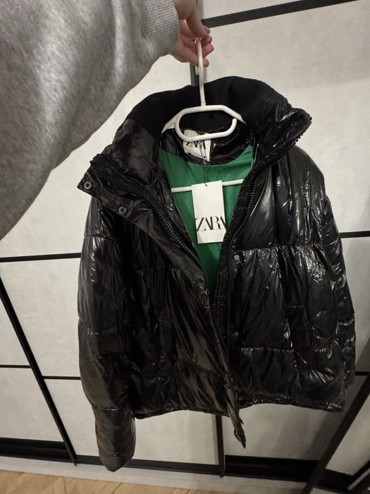 Стьобана лакована куртка Zara