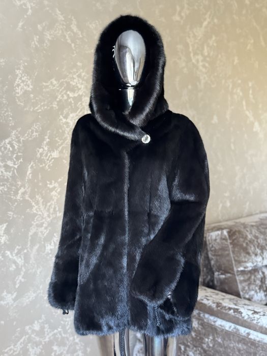 Норкова шуба , норка з капюшоном , норкове манто .