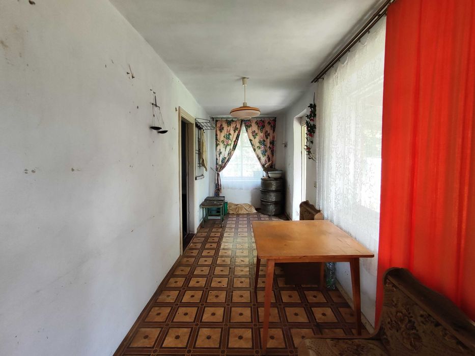 Дачний будинок з земельною ділянкою