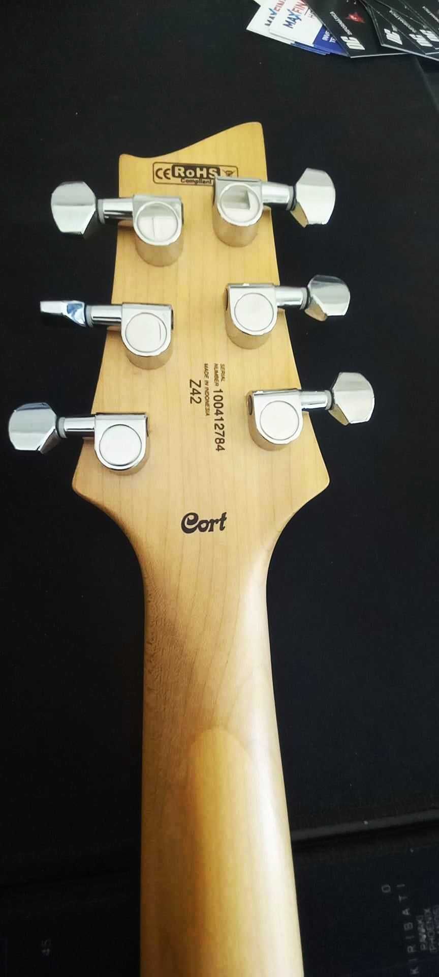 Guitarra Cort , imaculada