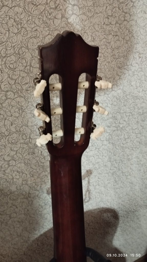 Гитара  классическая Yamaha C 40