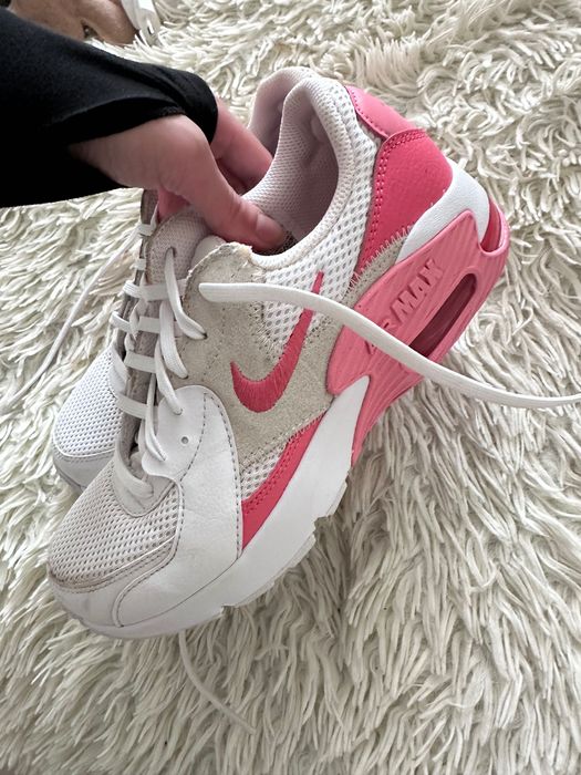 nike airmax майже нові, носила 2 рази