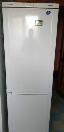 Продам холодильник б/у Samsung