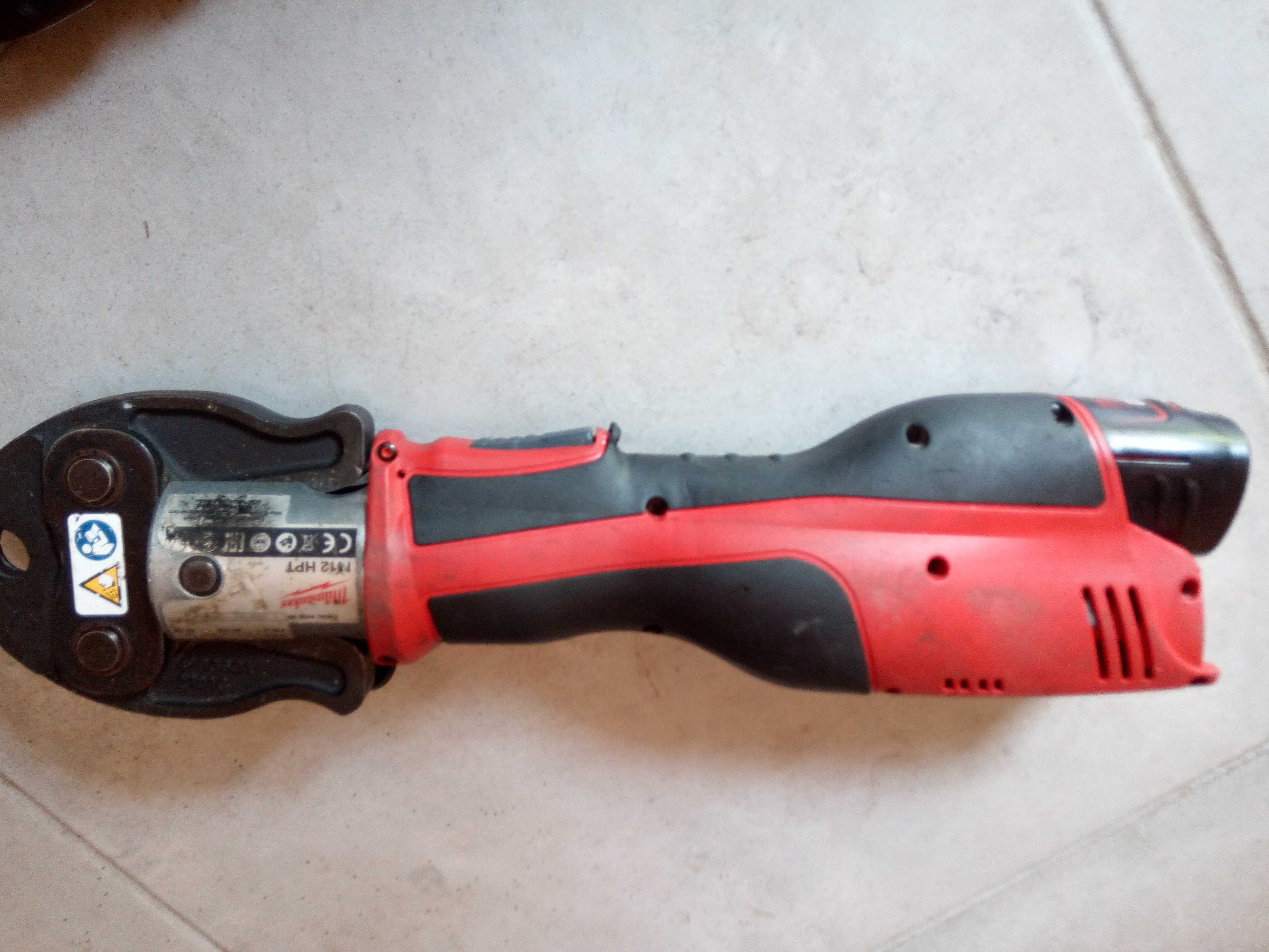 Zaciskarka do rur Milwaukee M12 HPT