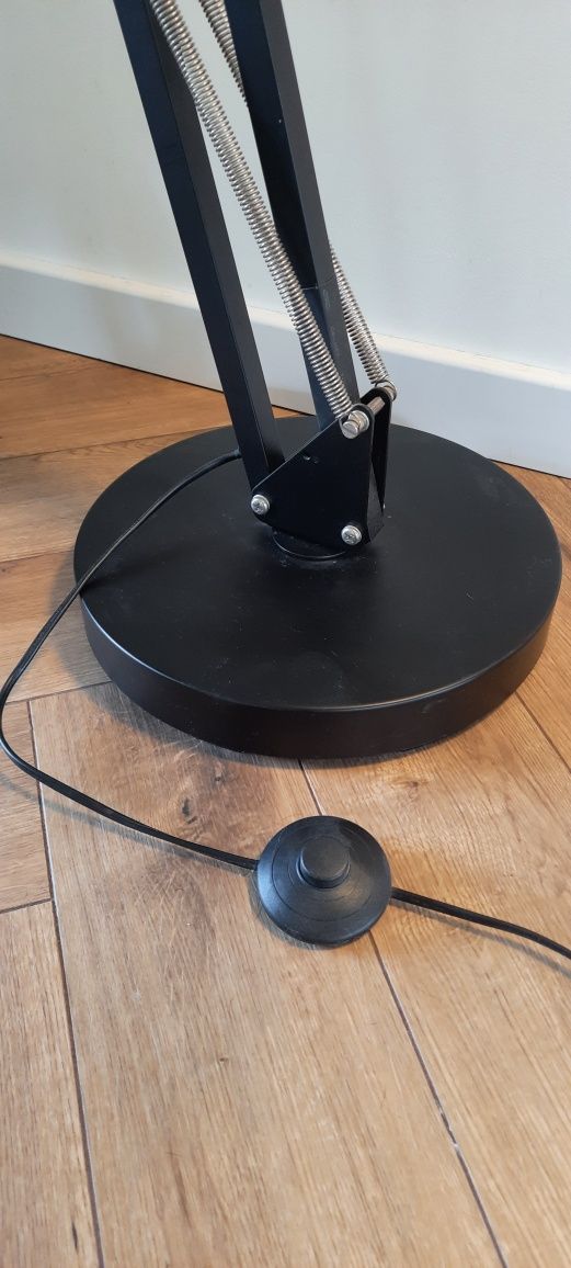 Lampa podłogowa do salonu, loft, metalowa
