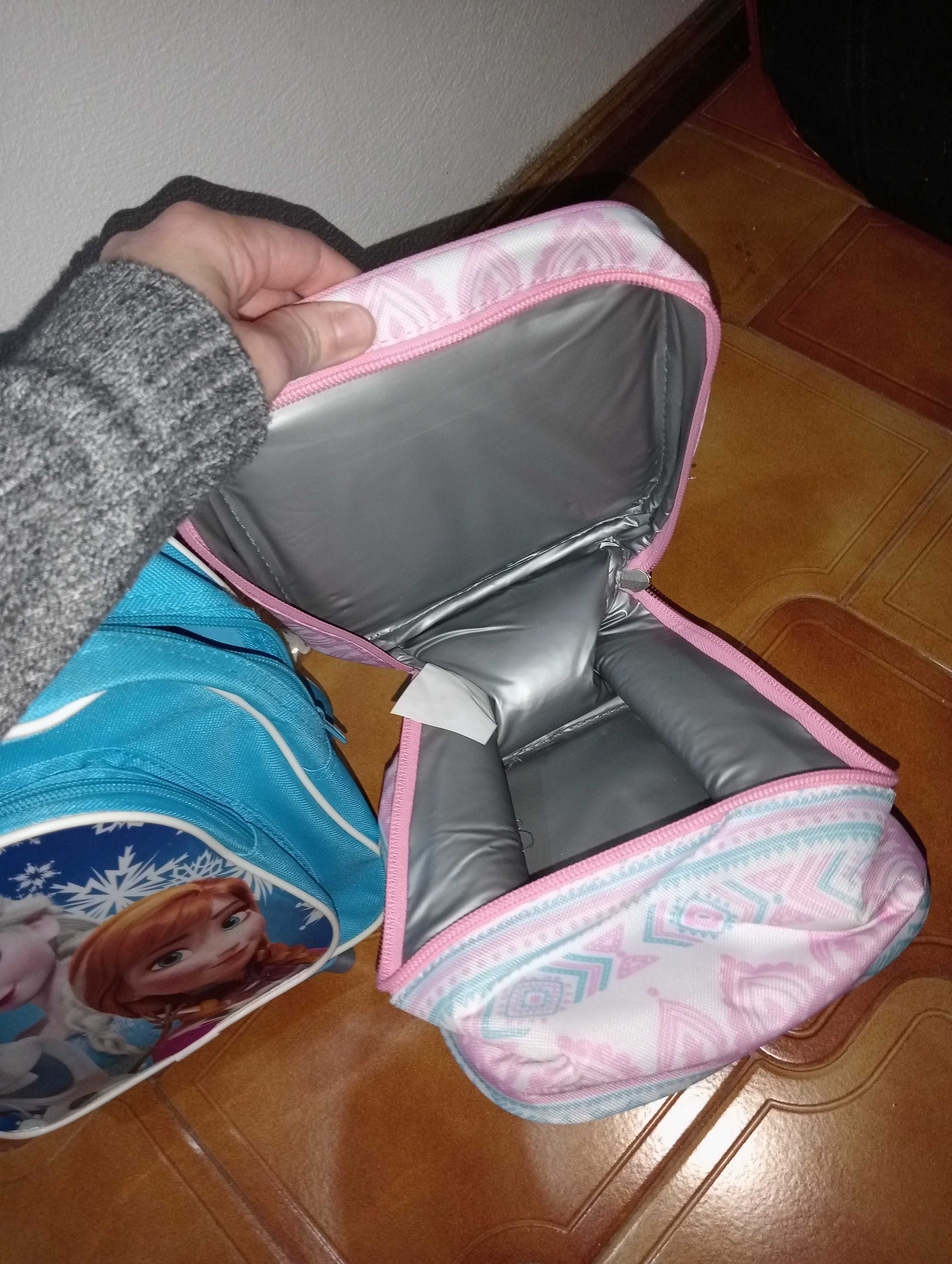 Mochila da Frozen com rodinhas +lancheira térmica