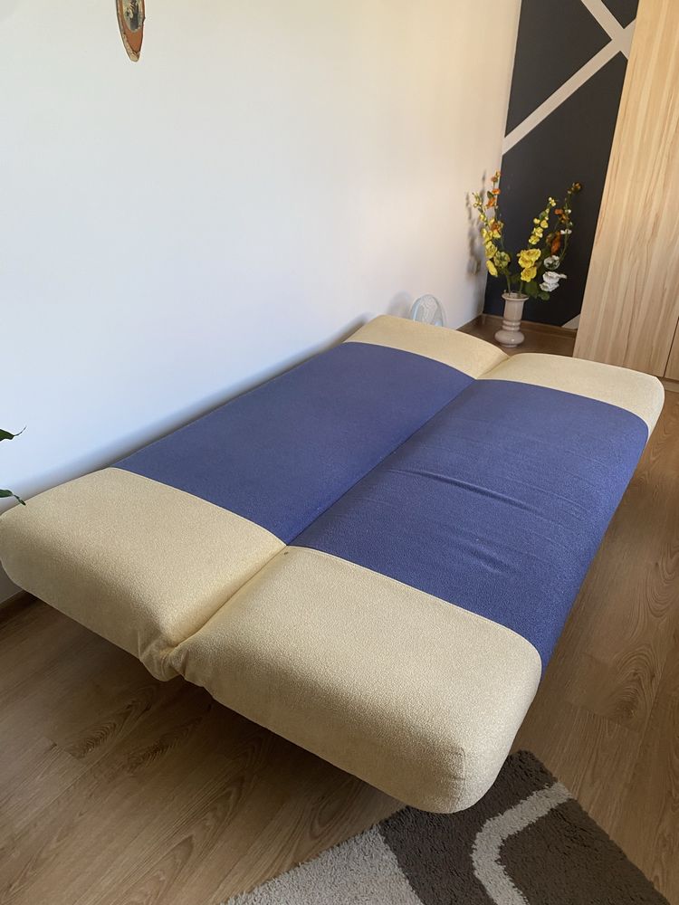 Wersalka, fotele i stolik kawowy