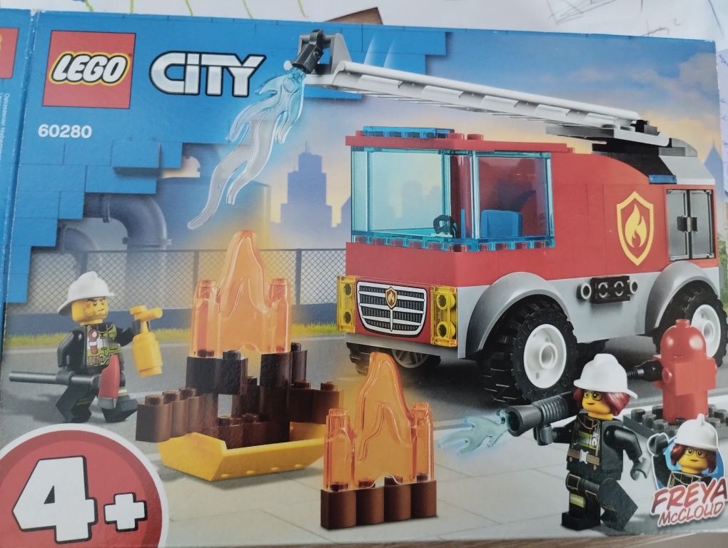 Lego city 60280 wóz strażacki z drabiną
