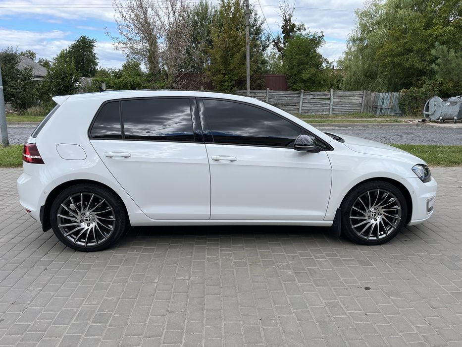Volkswagen e-golf 2014 рік