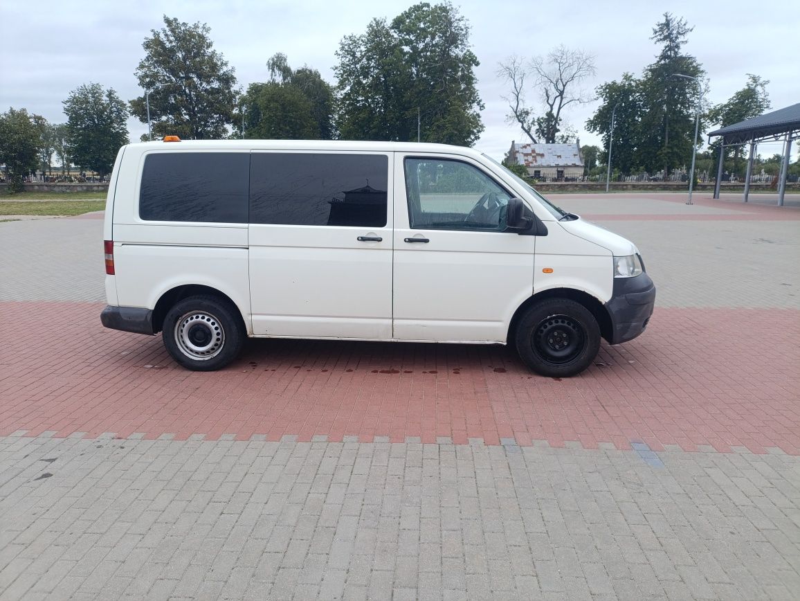 VW Transporter T5 9 osobowy 1.9 TDI