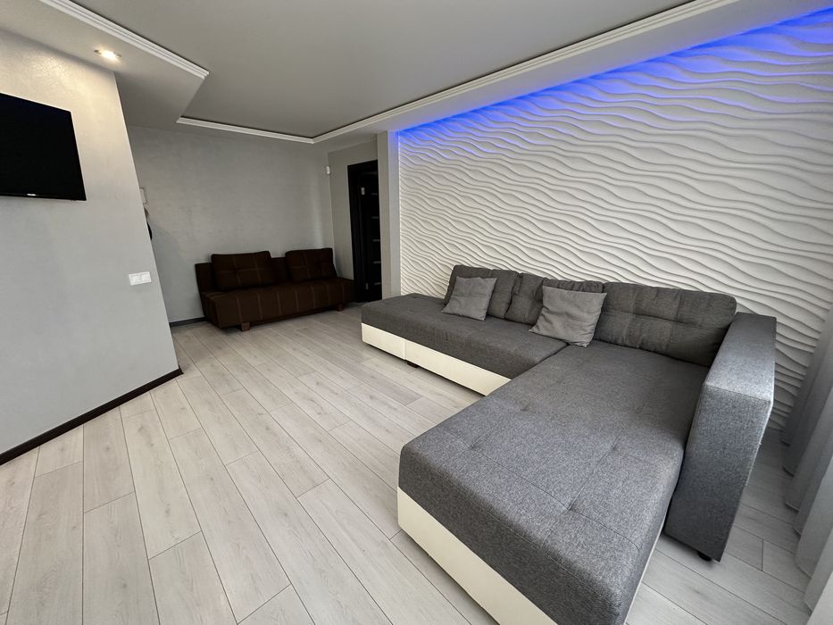 Сдам до Лета. Спальня и кухня-студия в р-не гориполкома