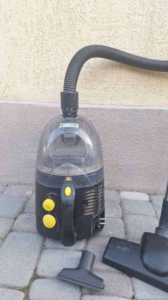 Пилосос Zanussi ZAN 1214