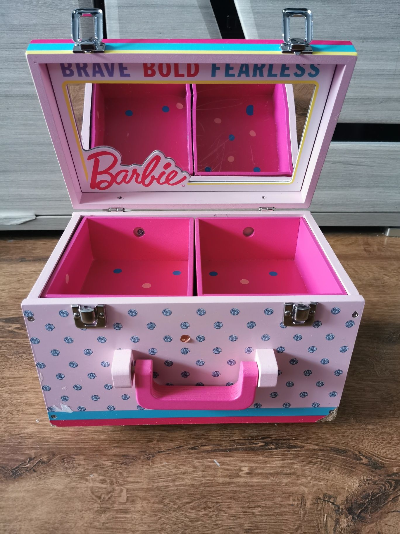 Kuferek, skrzynka drewniana Barbie