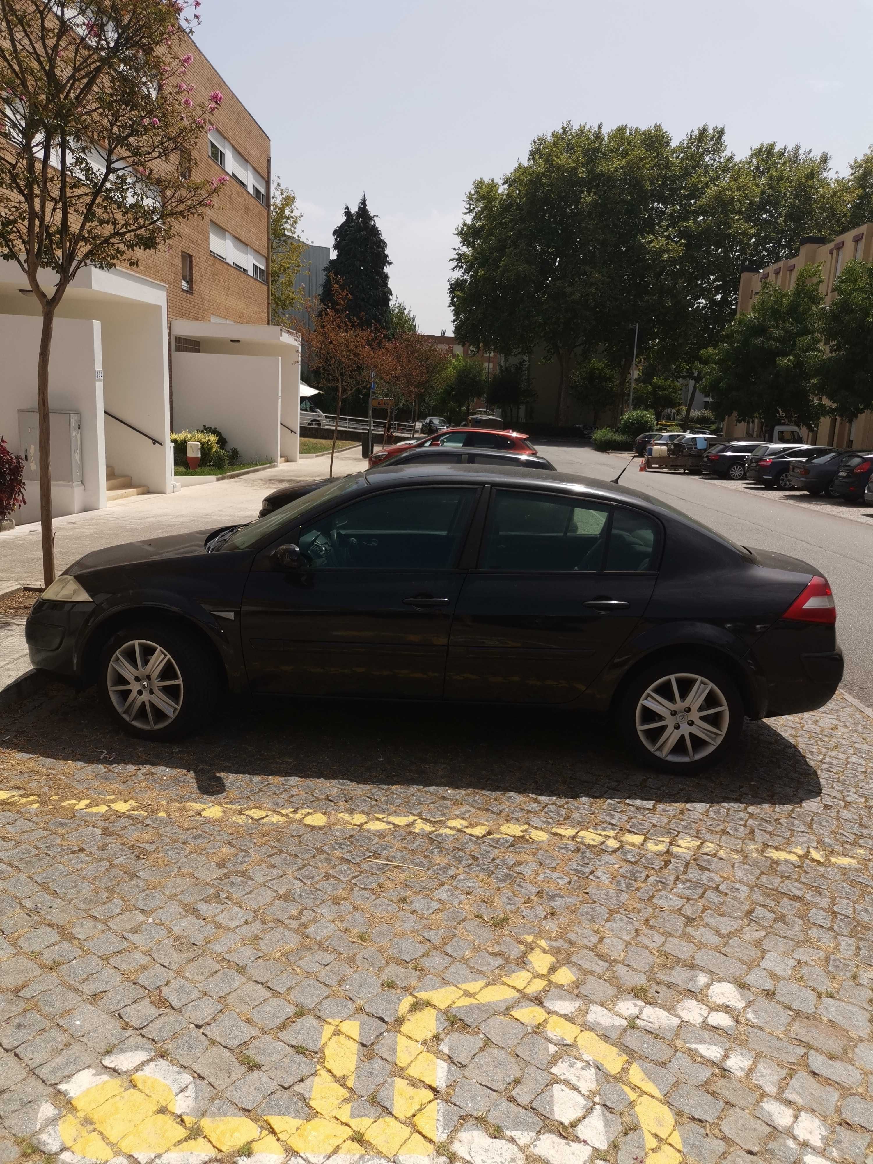 Renault Megane Sedan ll muito bem estimado