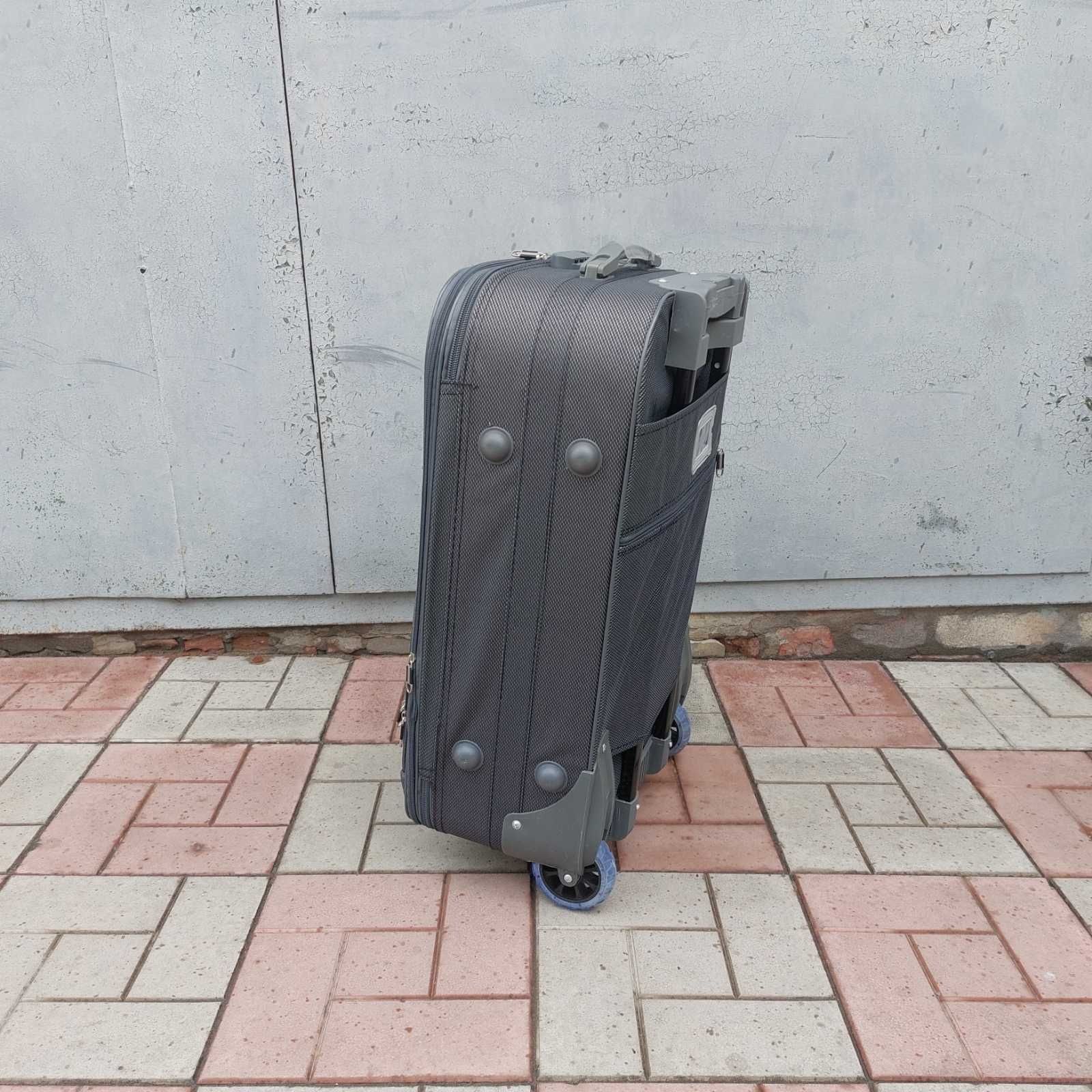 Крепкий дорожный чемодан сумка на колесах