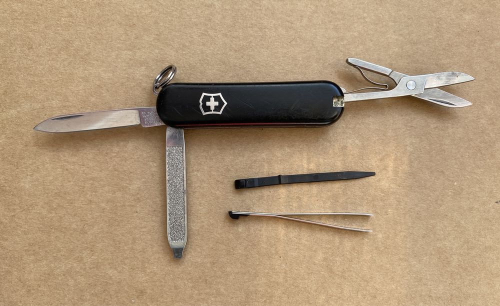 Швейцарський колекційний Victorinox classic SD б/у Вікторінокс