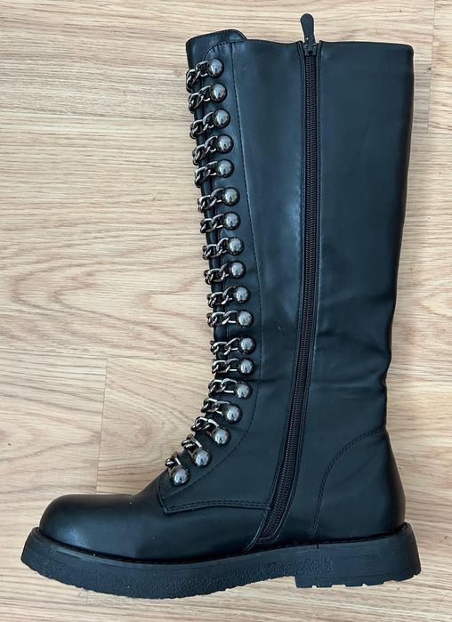 Botas pretas estilo gótico La Bottine Souriante