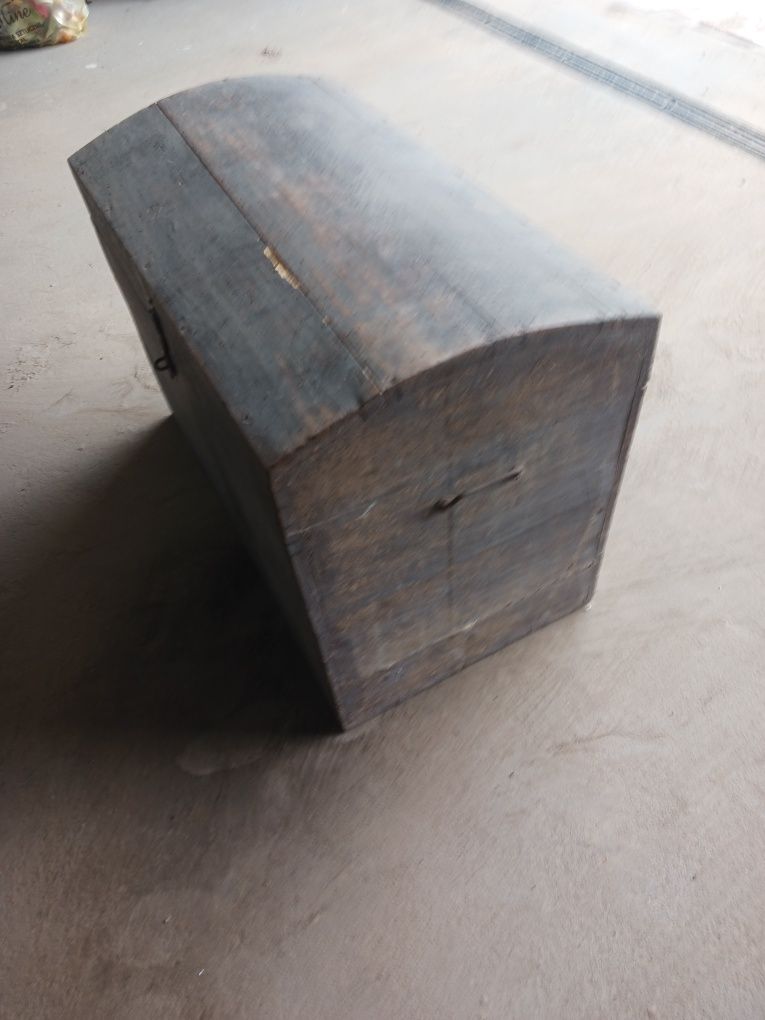 Drewniana skrzynia, kufer